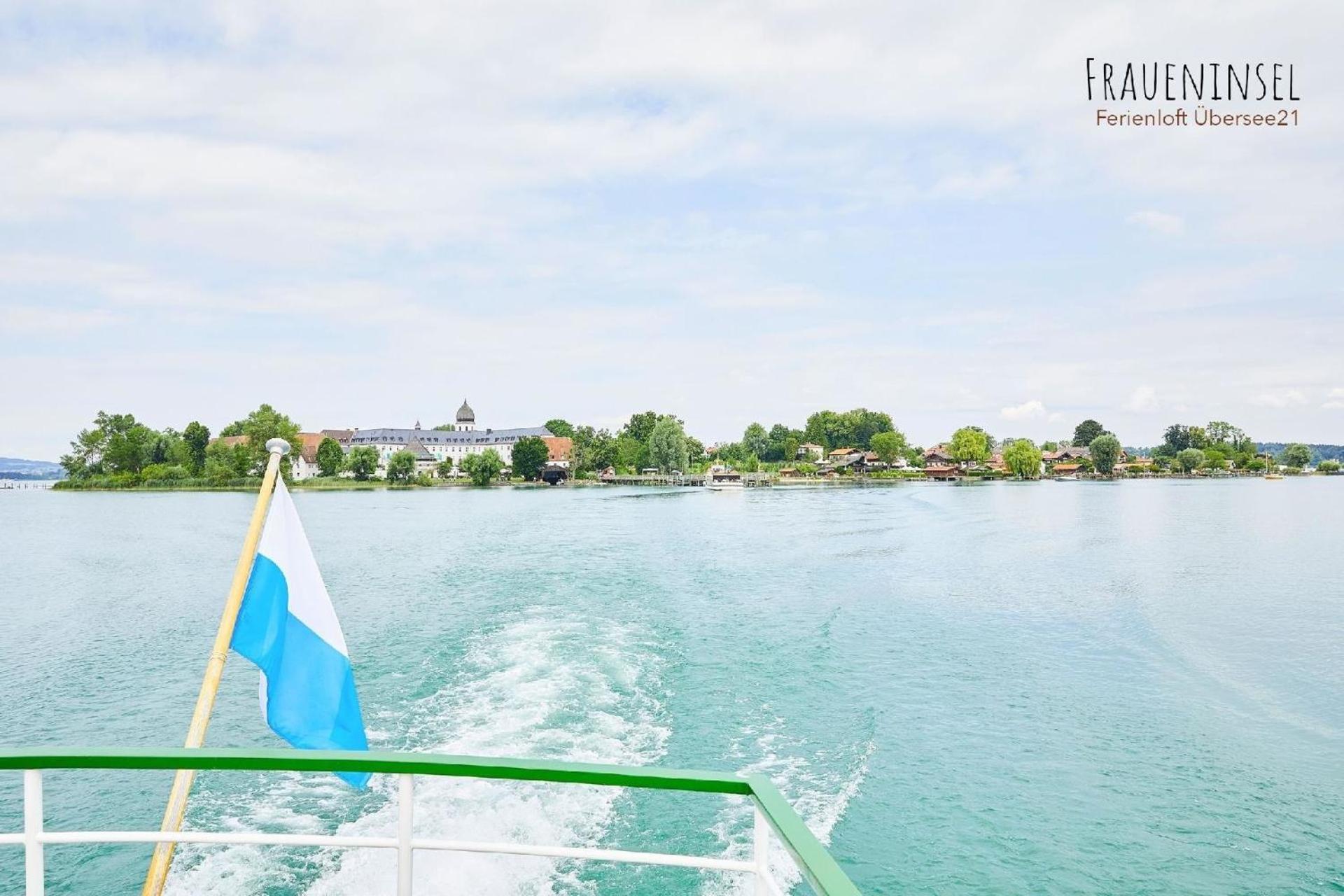 Stillvolle Ferienwohnung Mit Balkon, Fusslaeufig Zum Chiemsee Übersee Kültér fotó